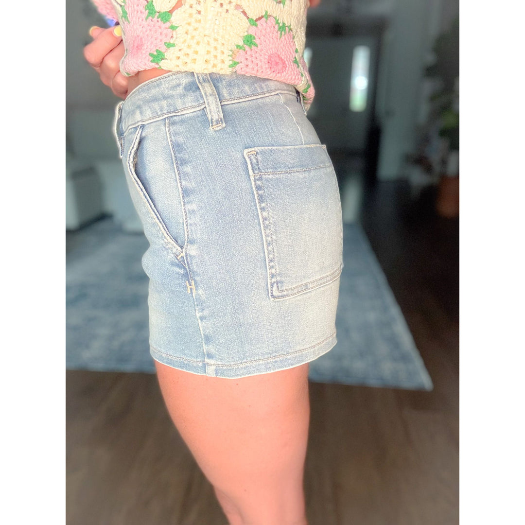 Finn Light Medium High Rise Stretch Shorts